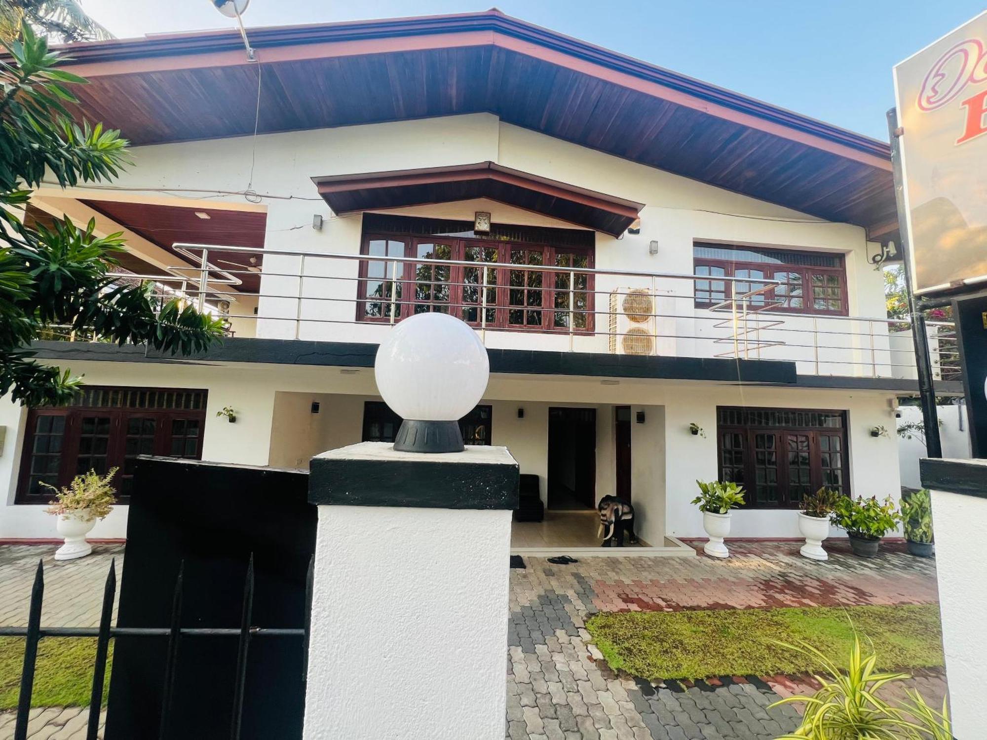 Ocean Beauty Guest House Negombo Exterior photo
