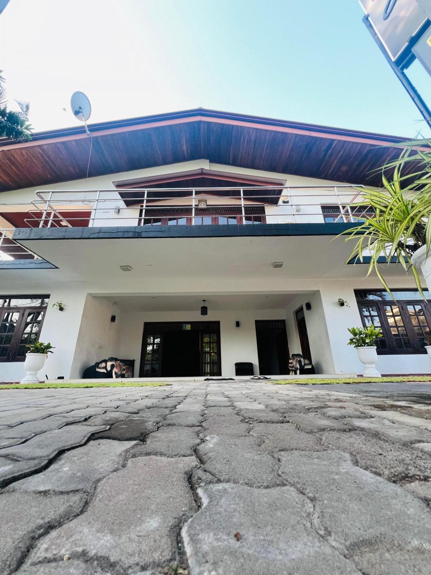 Ocean Beauty Guest House Negombo Exterior photo
